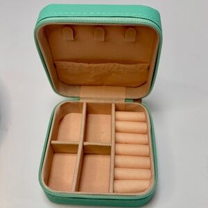 Mint Jewelry Organizer Case – Compact Travel Size
